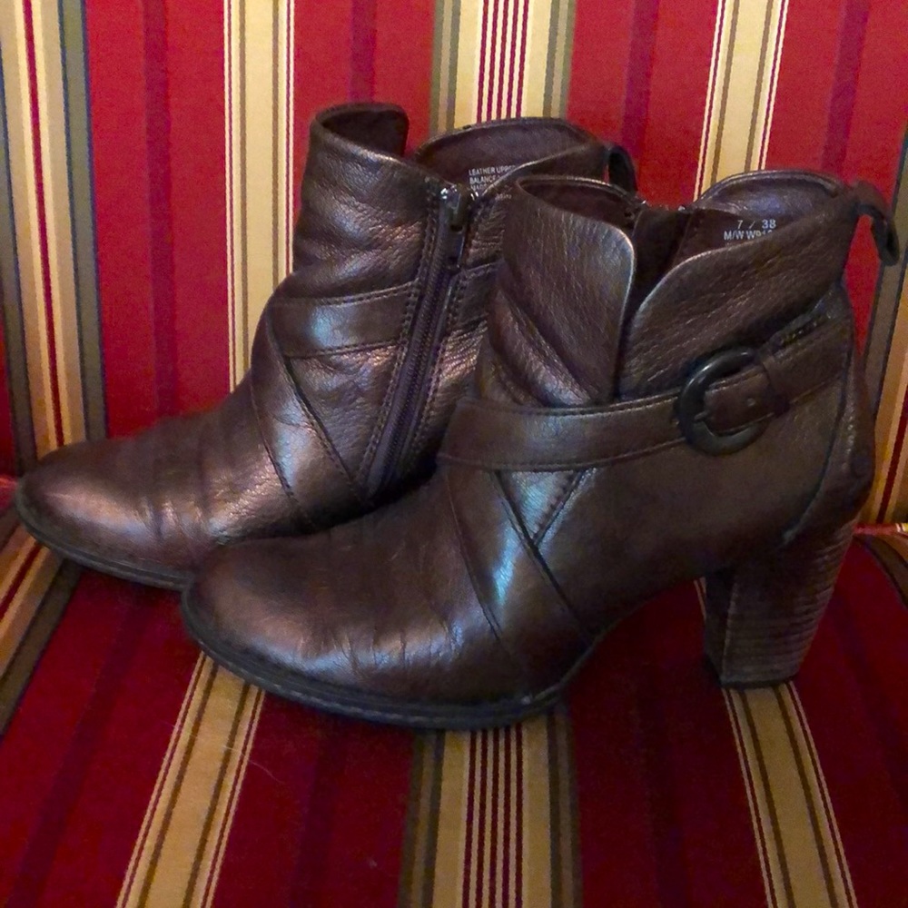 Borne Bronze booties size 7